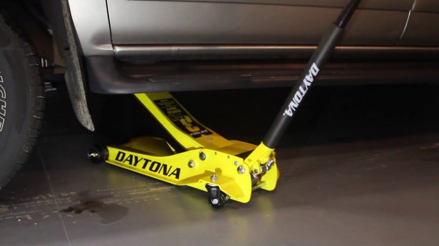 Harbor Freight Tools Daytona 3-Ton Jack